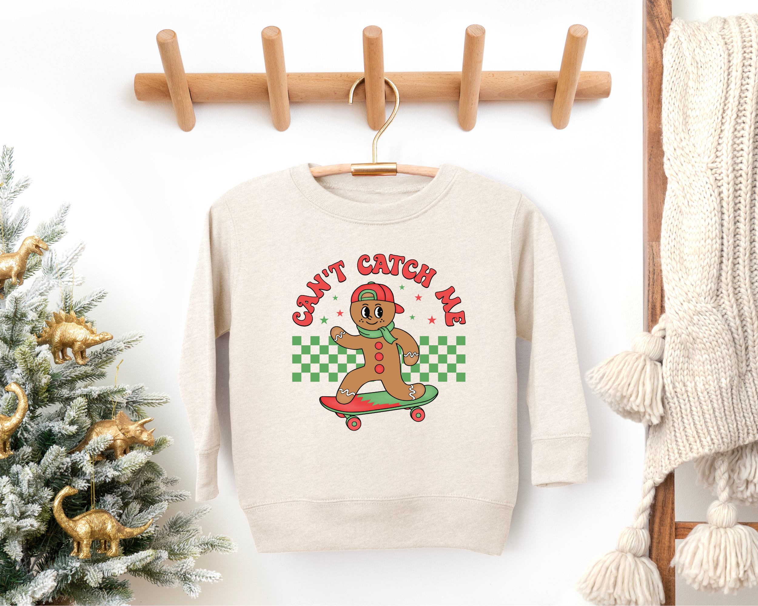Can't catch me gingerbread man Christmas crewneck sweatshirt for toddlers and kids