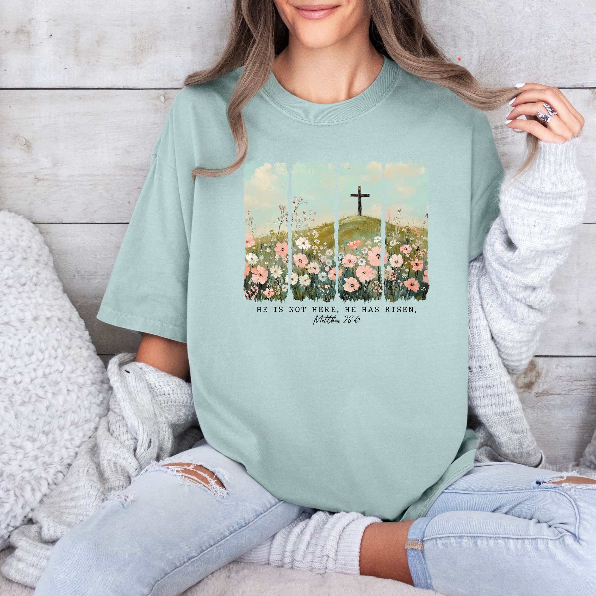 He is risen - women's t-shirt