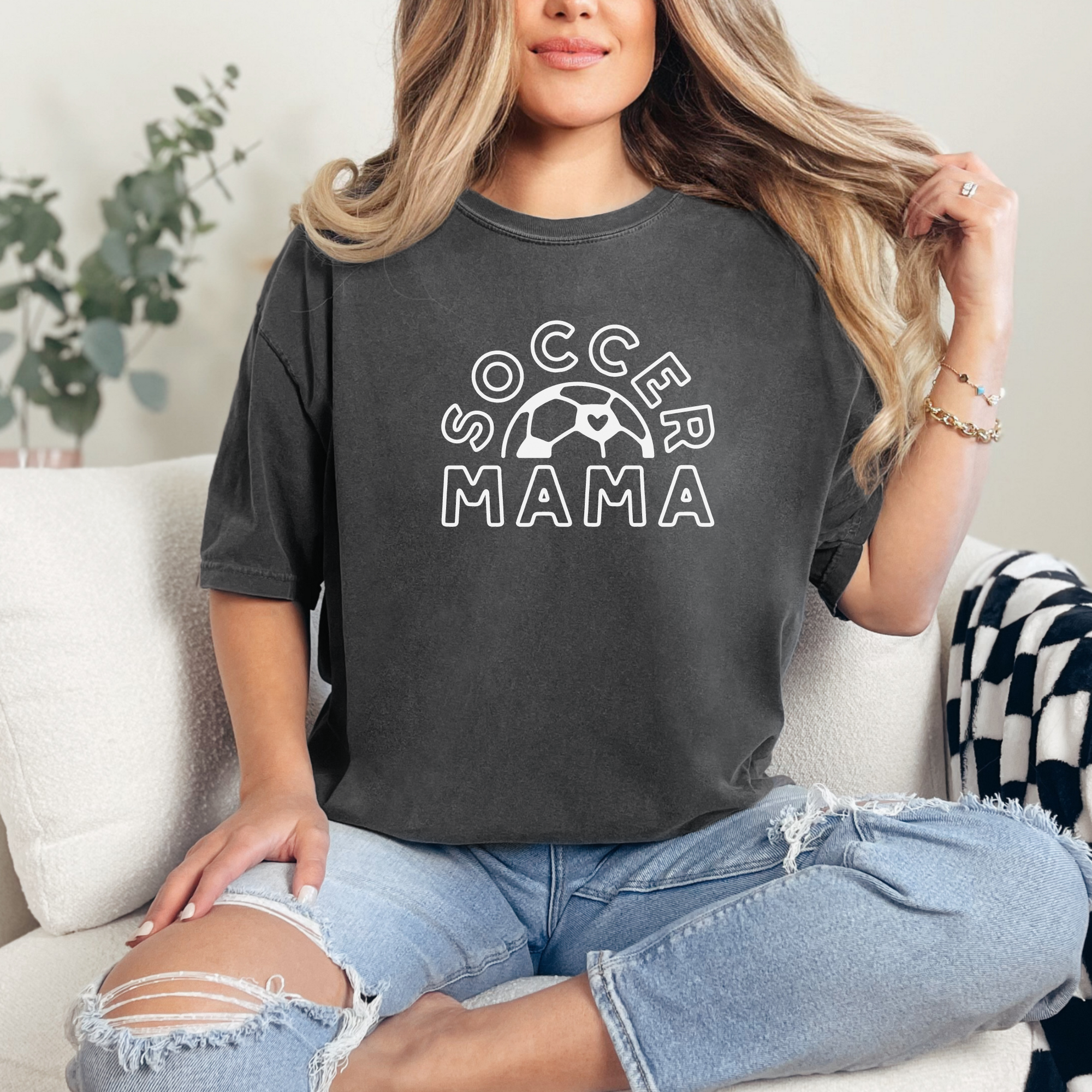 Soccer mama - Comfort Colors Tee