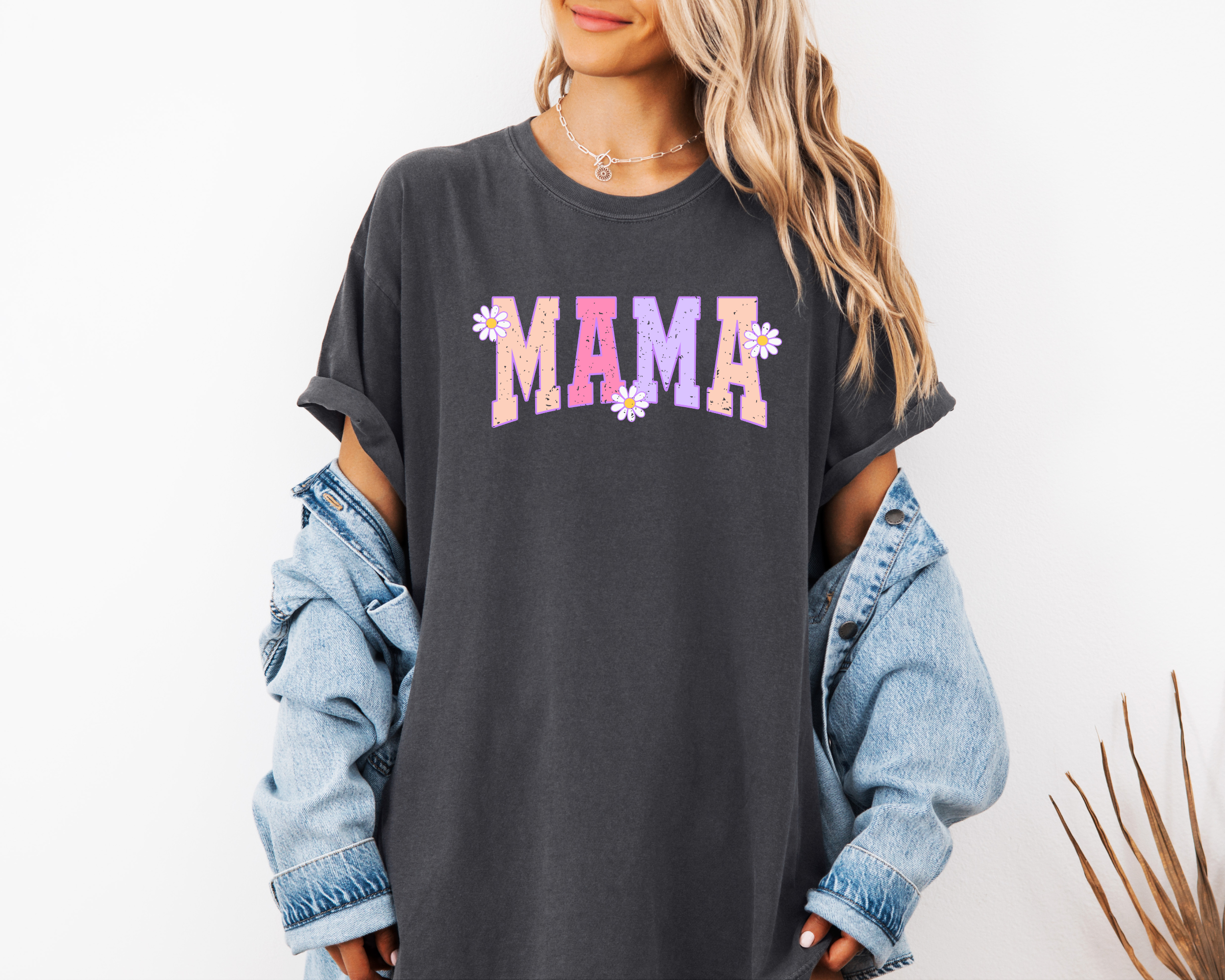 Retro Daisy Mama T-Shirt | Cute Mom Shirt
