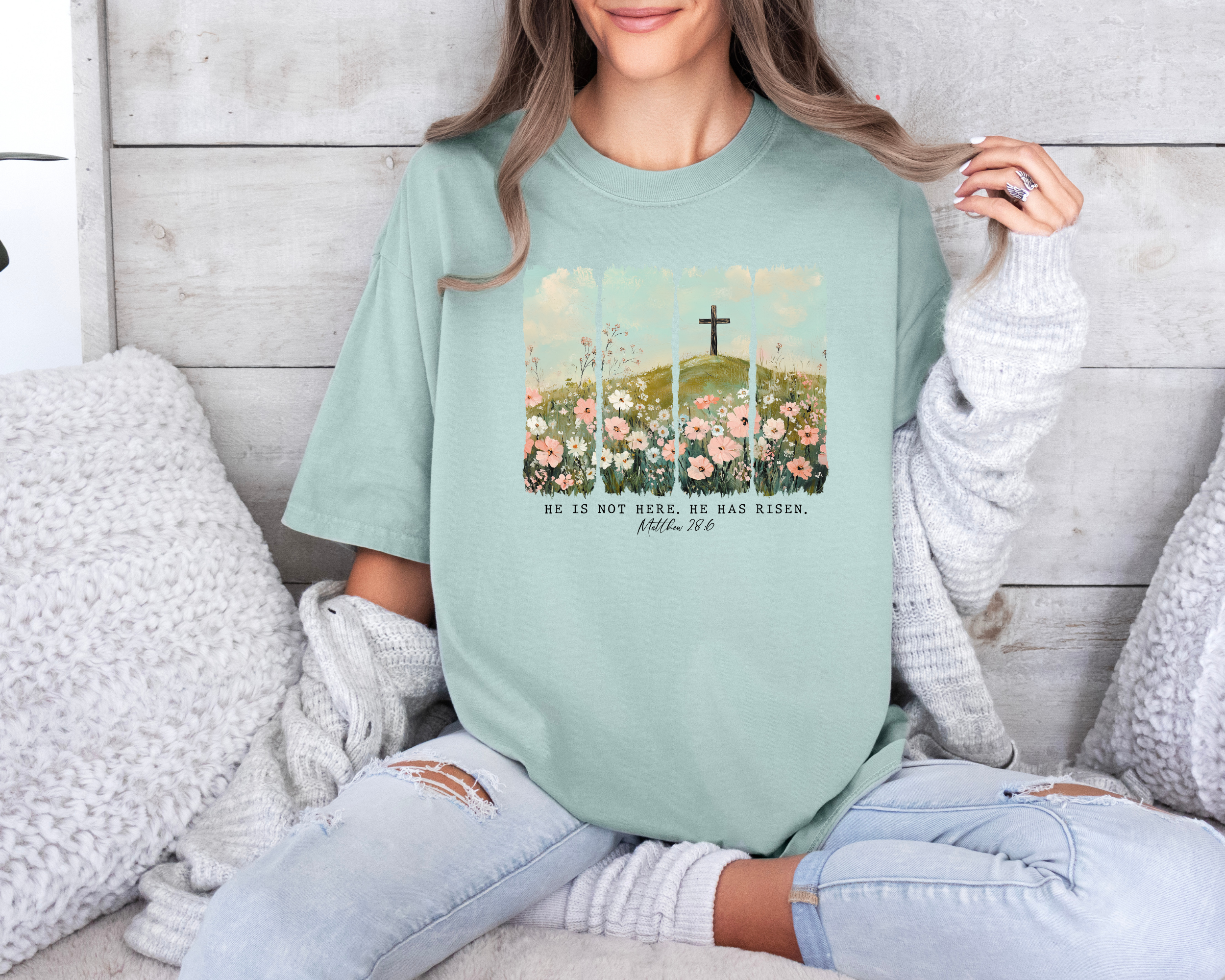 He is risen - women's t-shirt